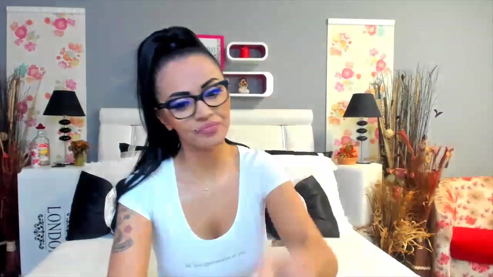 Gallery image thumbnail from Lissa_O's myfreecams stream on, 01/22/2023, 10:06 image 19 of 20
