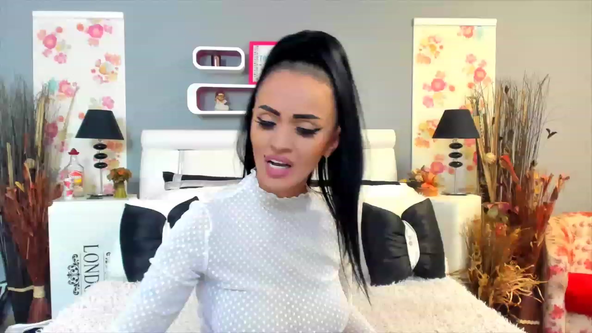 Gallery image thumbnail from Lissa_O's myfreecams stream on, 01/27/2023, 10:46 image 6 of 20