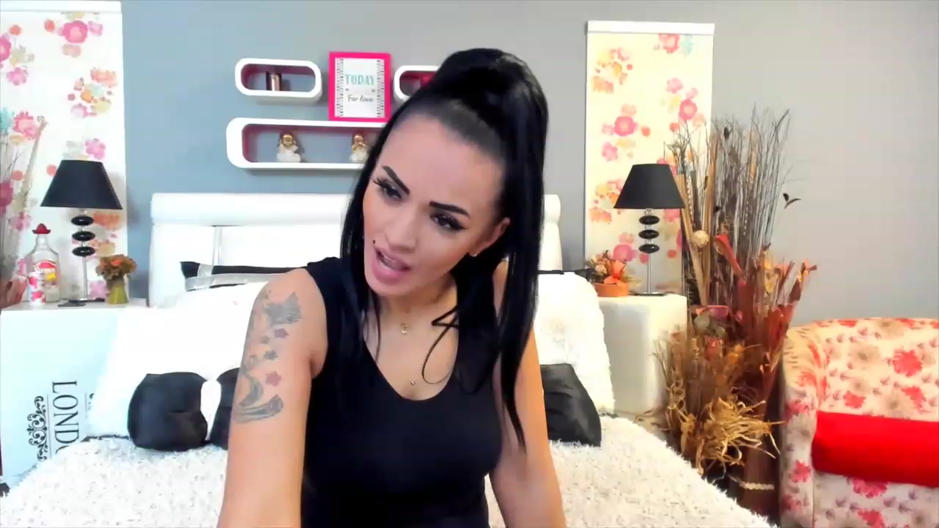 Gallery image thumbnail from Lissa_O's myfreecams stream on, 02/01/2023, 11:58 image 11 of 20