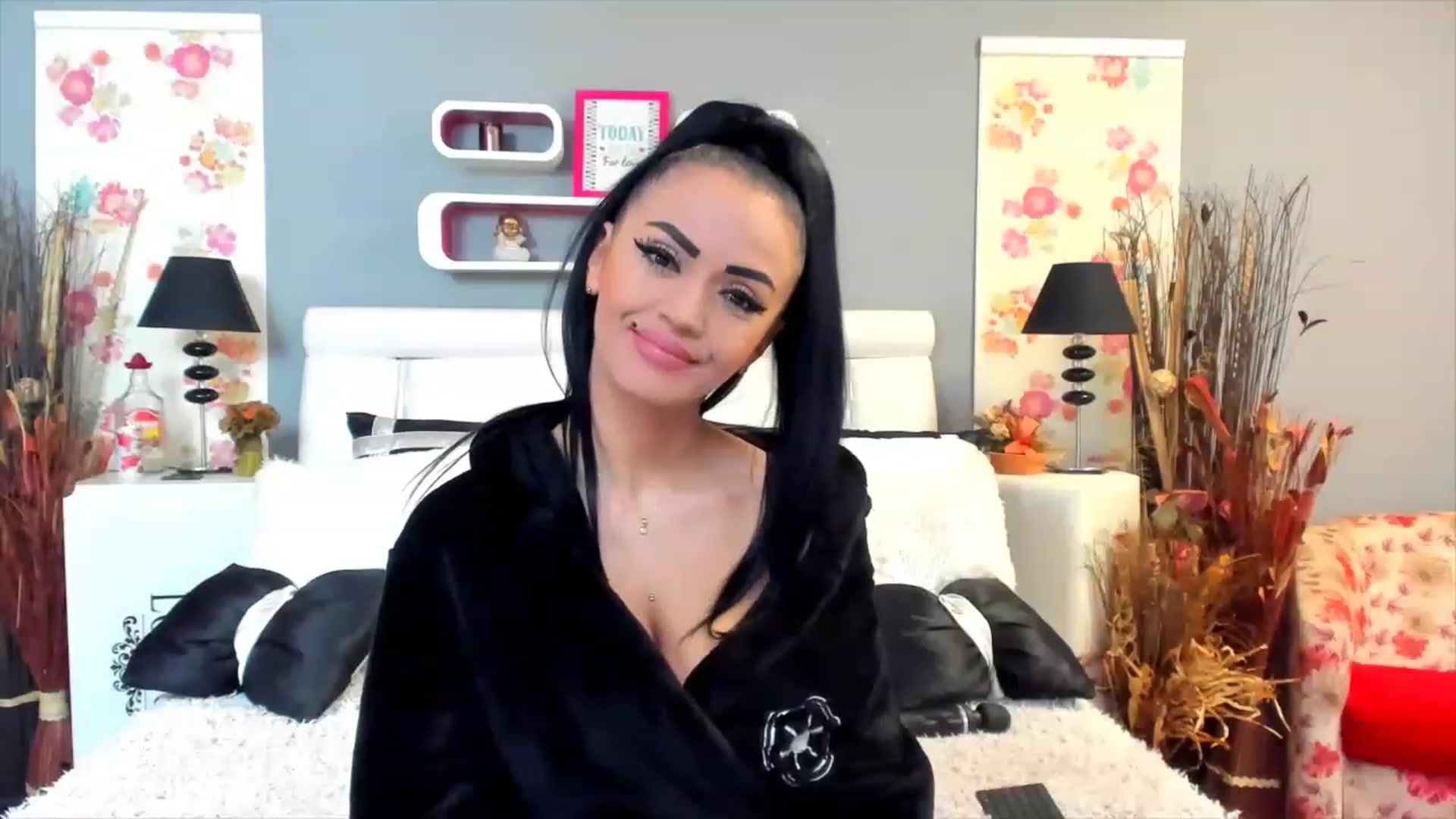 Gallery image thumbnail from Lissa_O's myfreecams stream on, 02/02/2023, 11:27 image 14 of 20