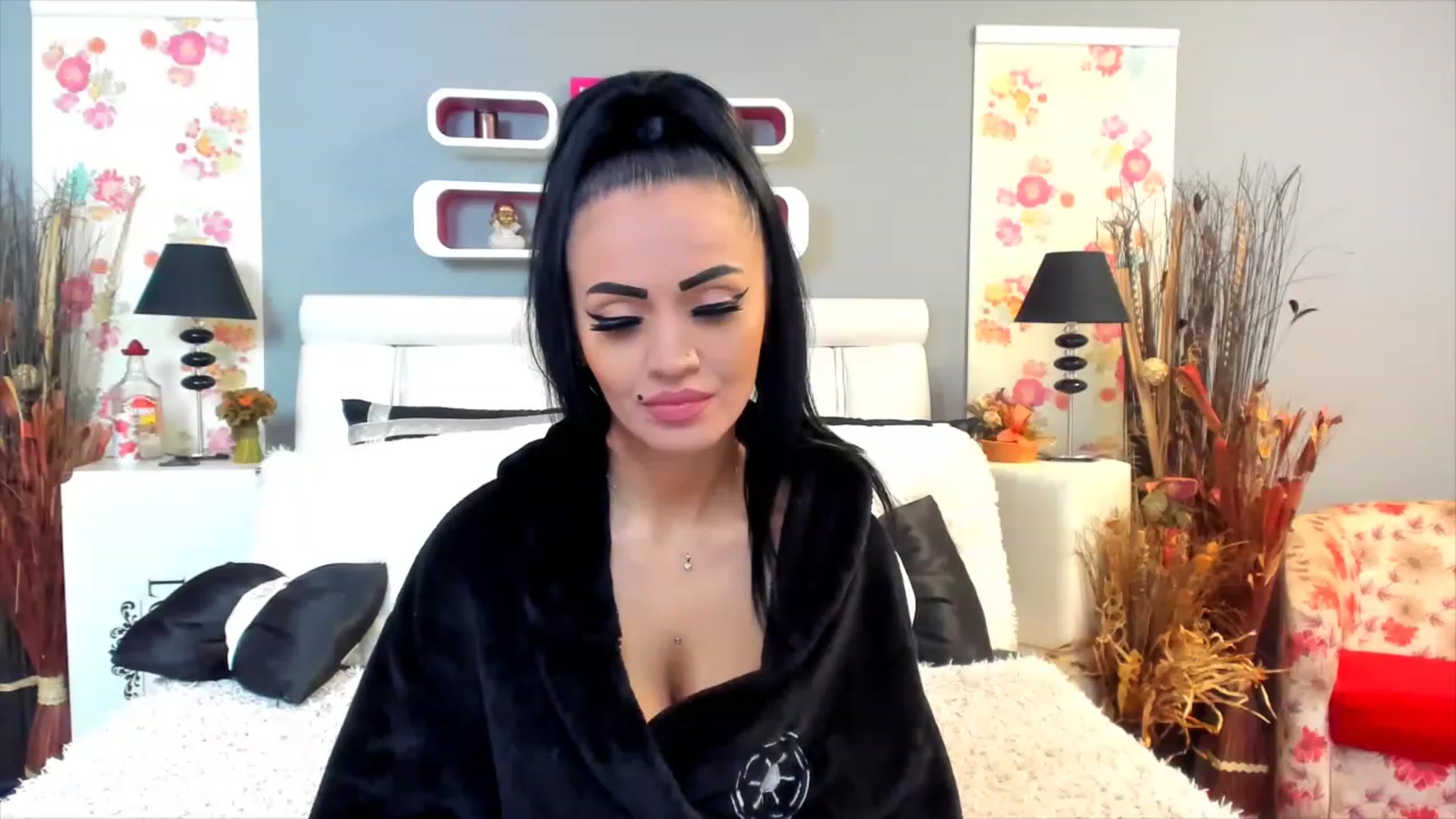 Gallery image thumbnail from Lissa_O's myfreecams stream on, 02/04/2023, 11:46 image 7 of 20