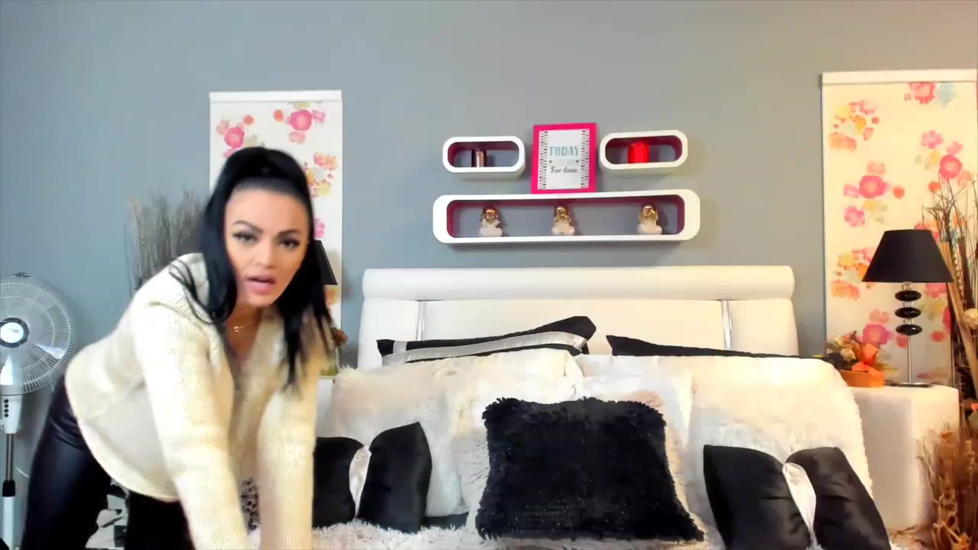 Gallery image thumbnail from Lissa_O's myfreecams stream on, 02/05/2023, 12:51 image 17 of 20