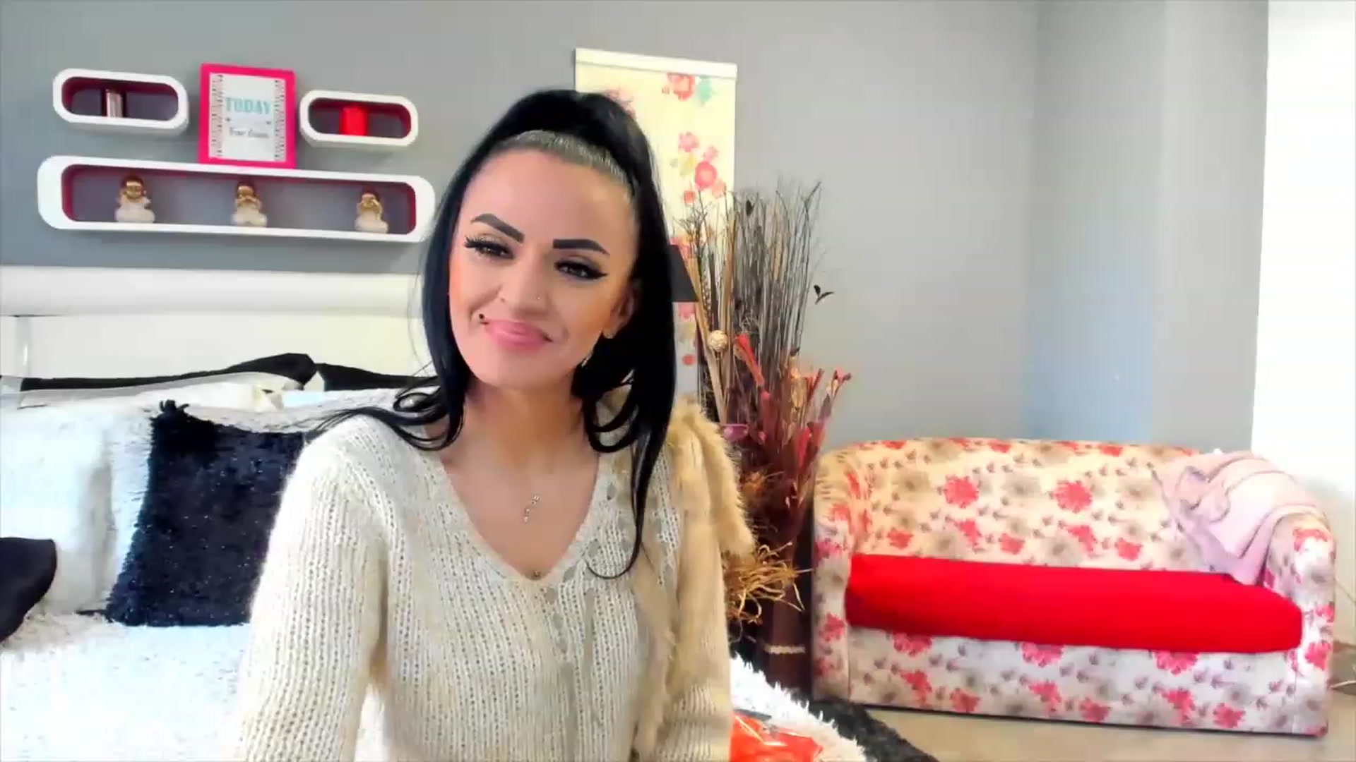 Gallery image thumbnail from Lissa_O's myfreecams stream on, 02/05/2023, 13:18 image 18 of 20