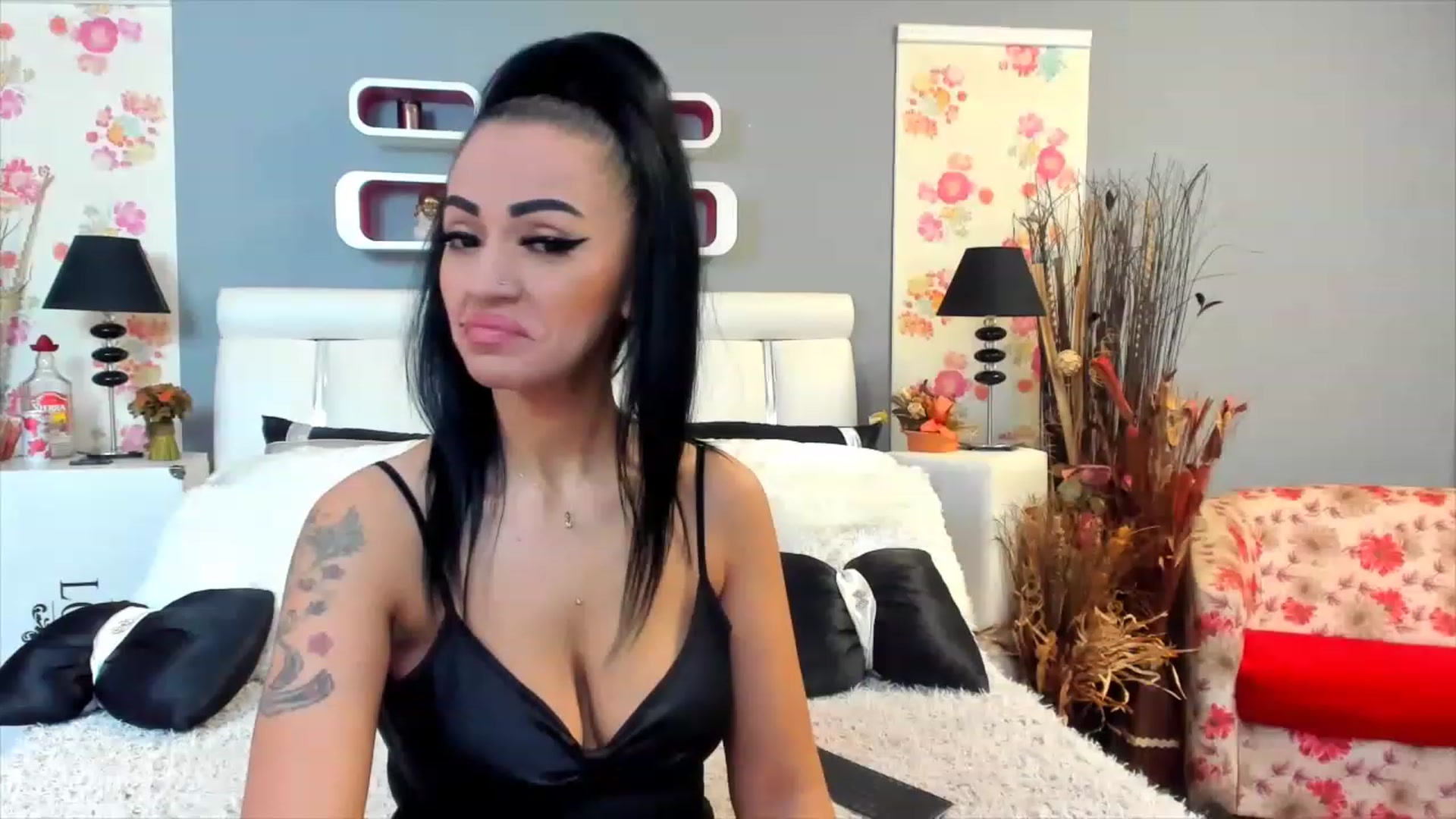Gallery image thumbnail from Lissa_O's myfreecams stream on, 02/11/2023, 08:58 image 10 of 20