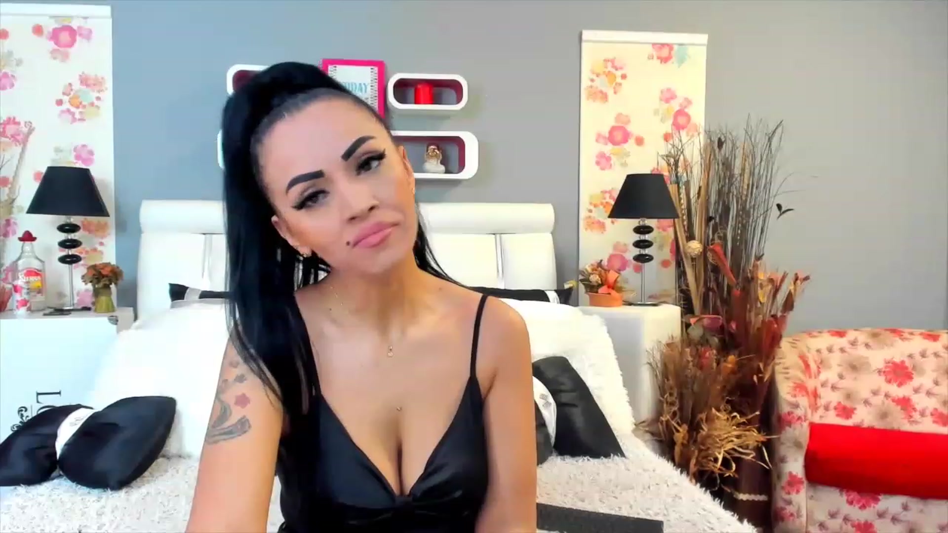 Gallery image thumbnail from Lissa_O's myfreecams stream on, 02/11/2023, 10:25 image 13 of 20