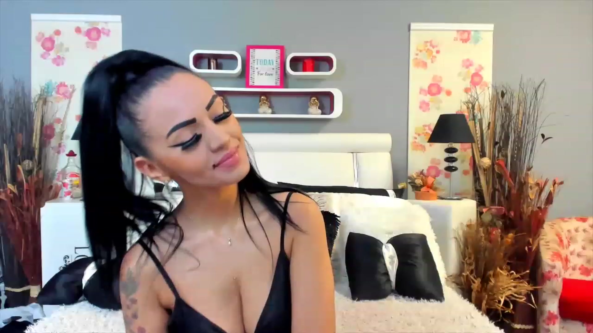 Gallery image thumbnail from Lissa_O's myfreecams stream on, 02/11/2023, 11:35 image 11 of 20