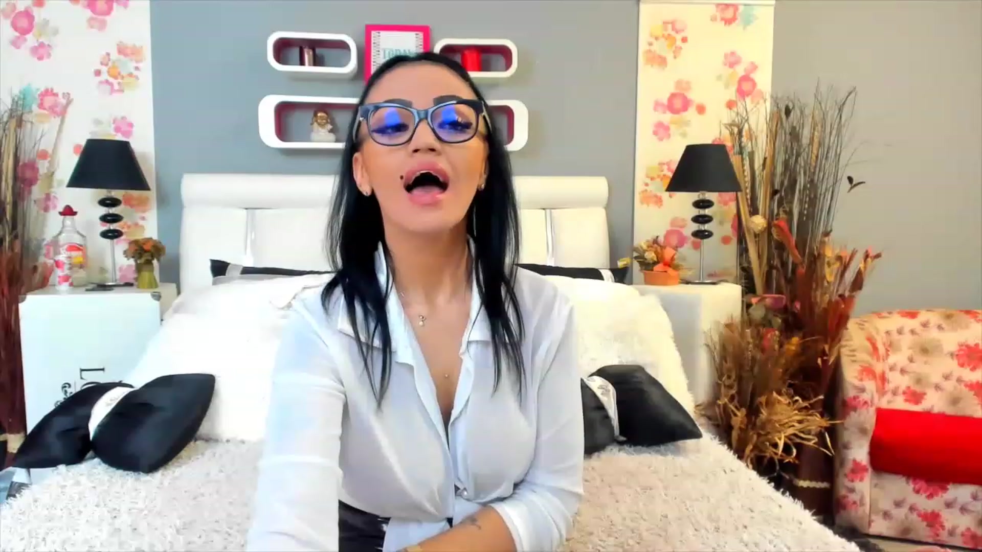 Gallery image thumbnail from Lissa_O's myfreecams stream on, 02/12/2023, 10:48 image 10 of 20