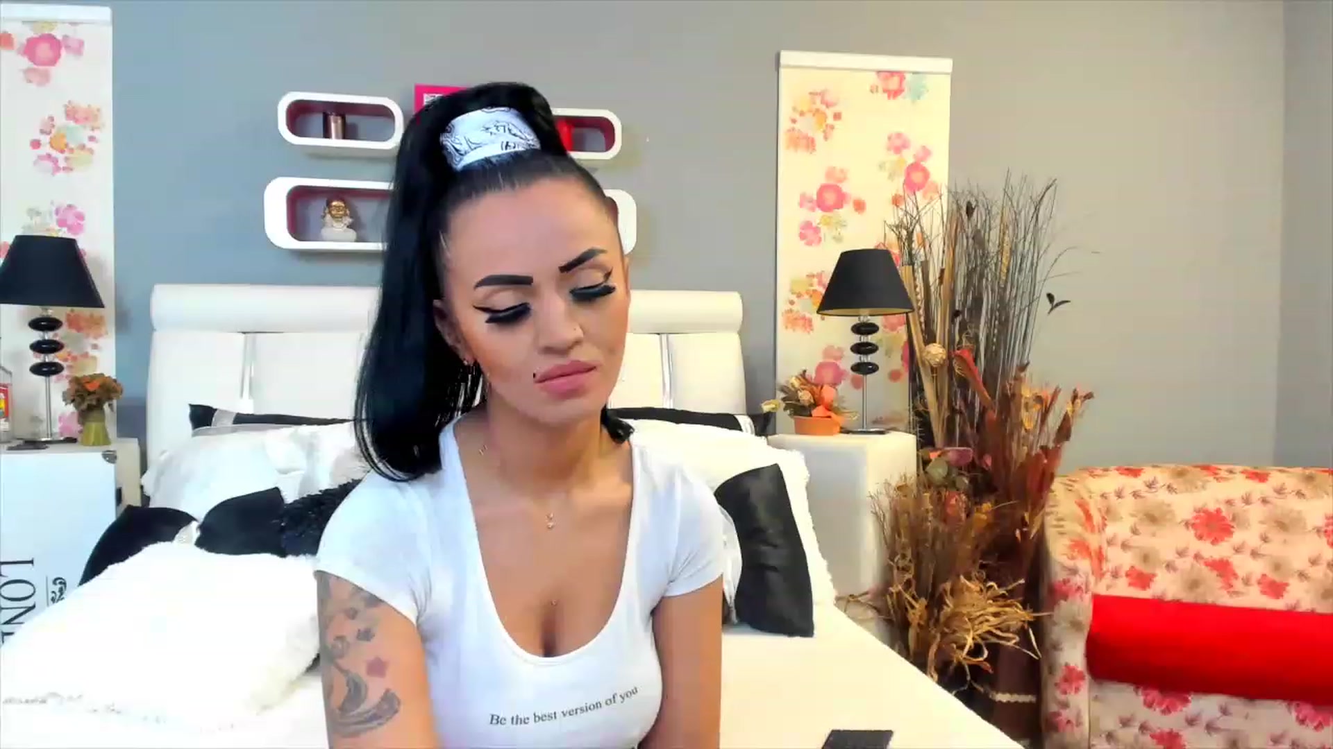 Gallery image thumbnail from Lissa_O's myfreecams stream on, 02/16/2023, 10:48 image 14 of 20