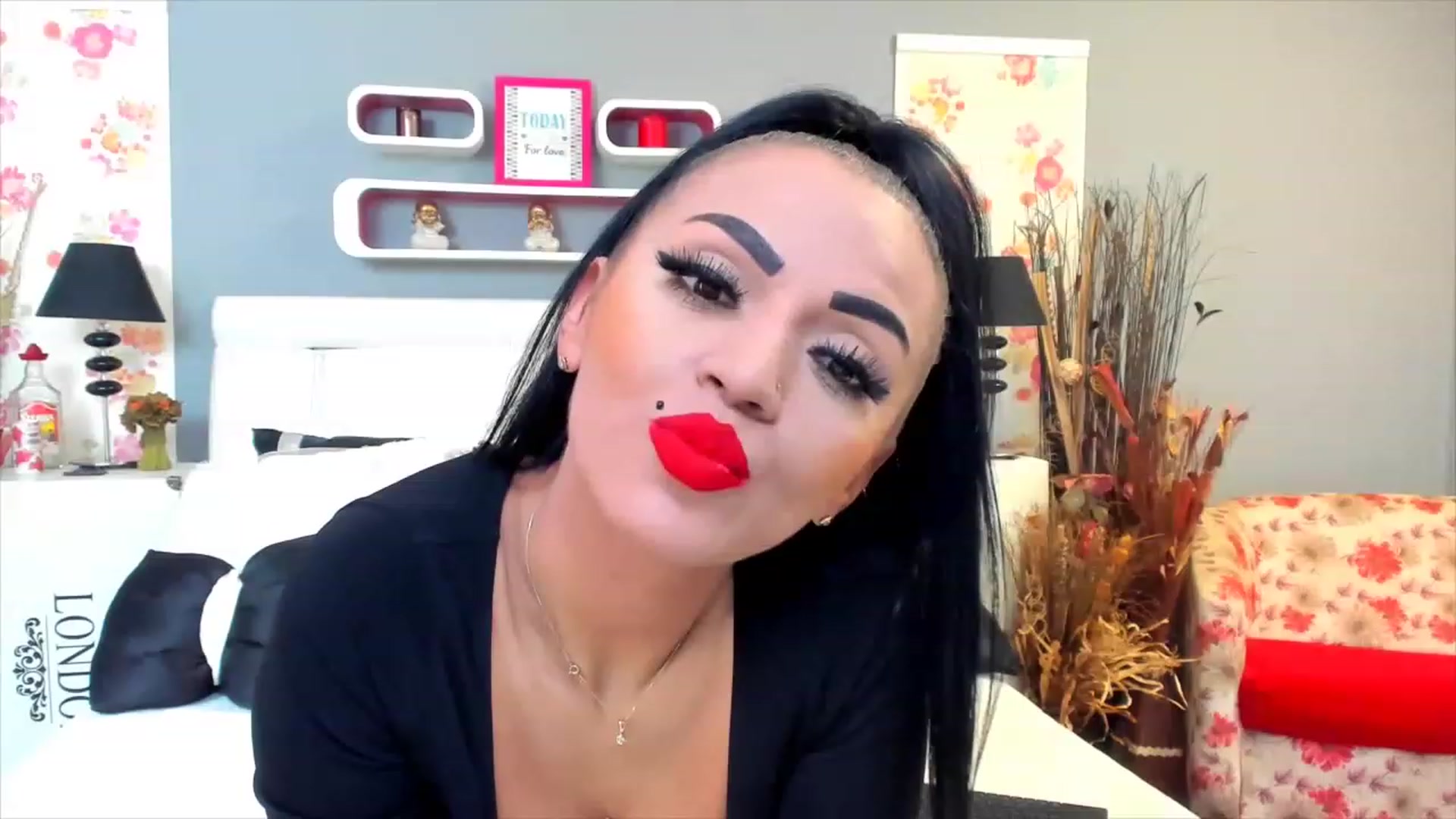 Gallery image thumbnail from Lissa_O's myfreecams stream on, 02/22/2023, 09:43 image 7 of 20