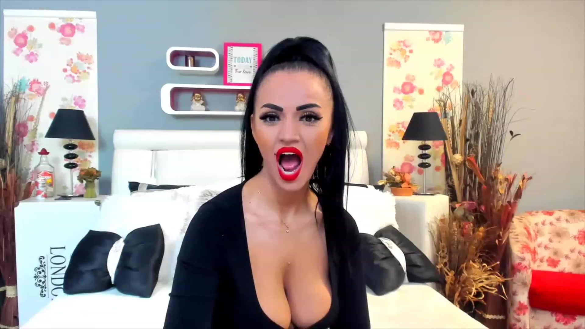 Gallery image thumbnail from Lissa_O's myfreecams stream on, 02/22/2023, 12:19 image 18 of 20