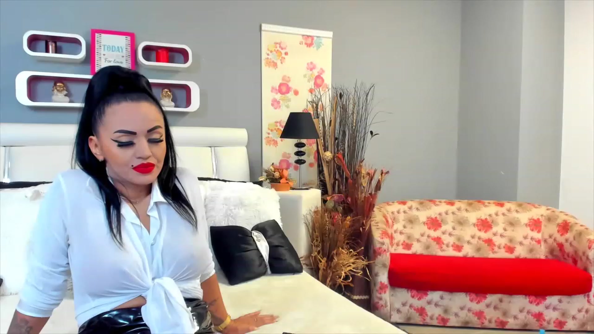 Gallery image thumbnail from Lissa_O's myfreecams stream on, 02/25/2023, 09:33 image 14 of 20