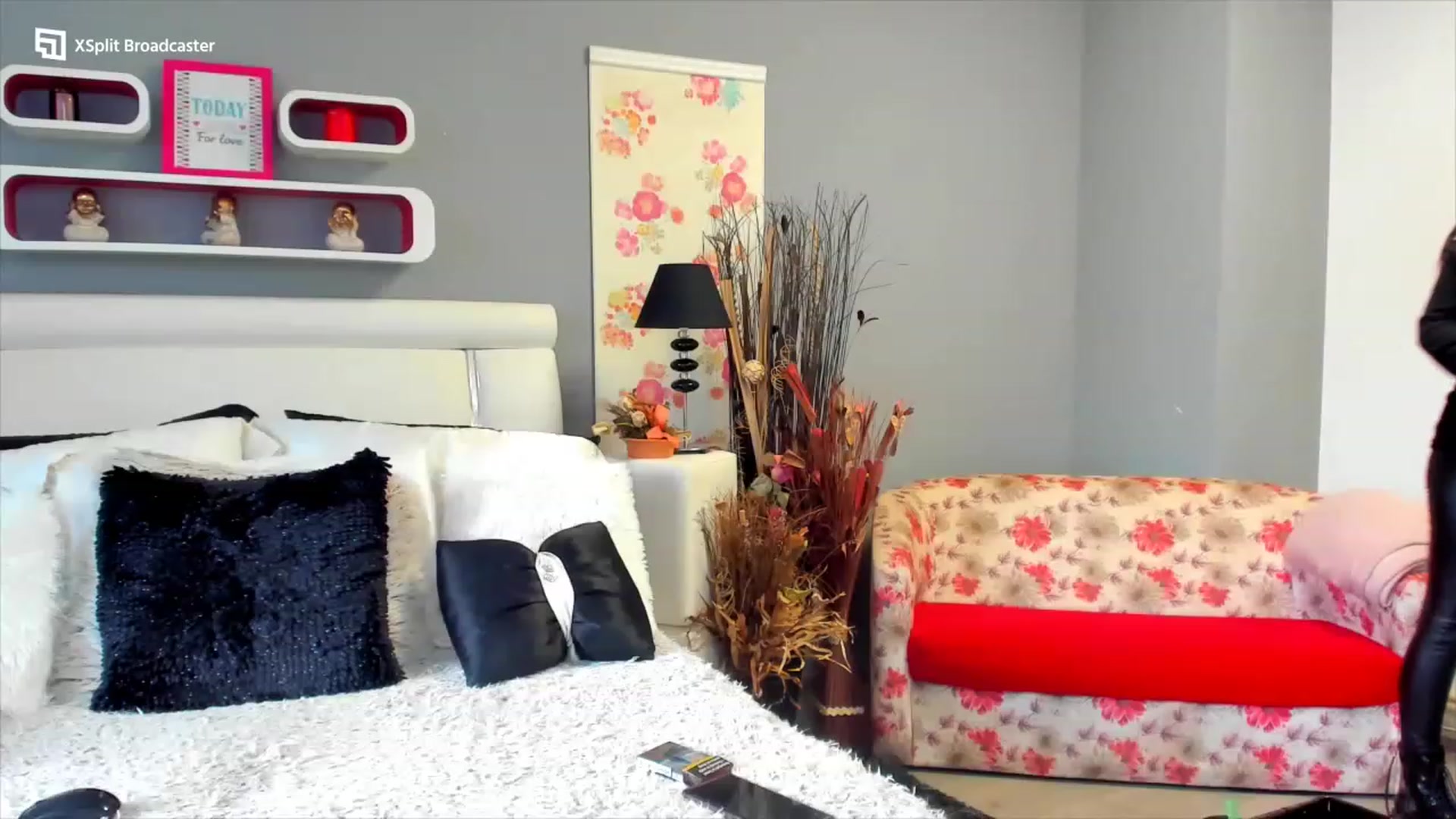 Gallery image thumbnail from Lissa_O's myfreecams stream on, 03/10/2023, 13:17 image 18 of 20