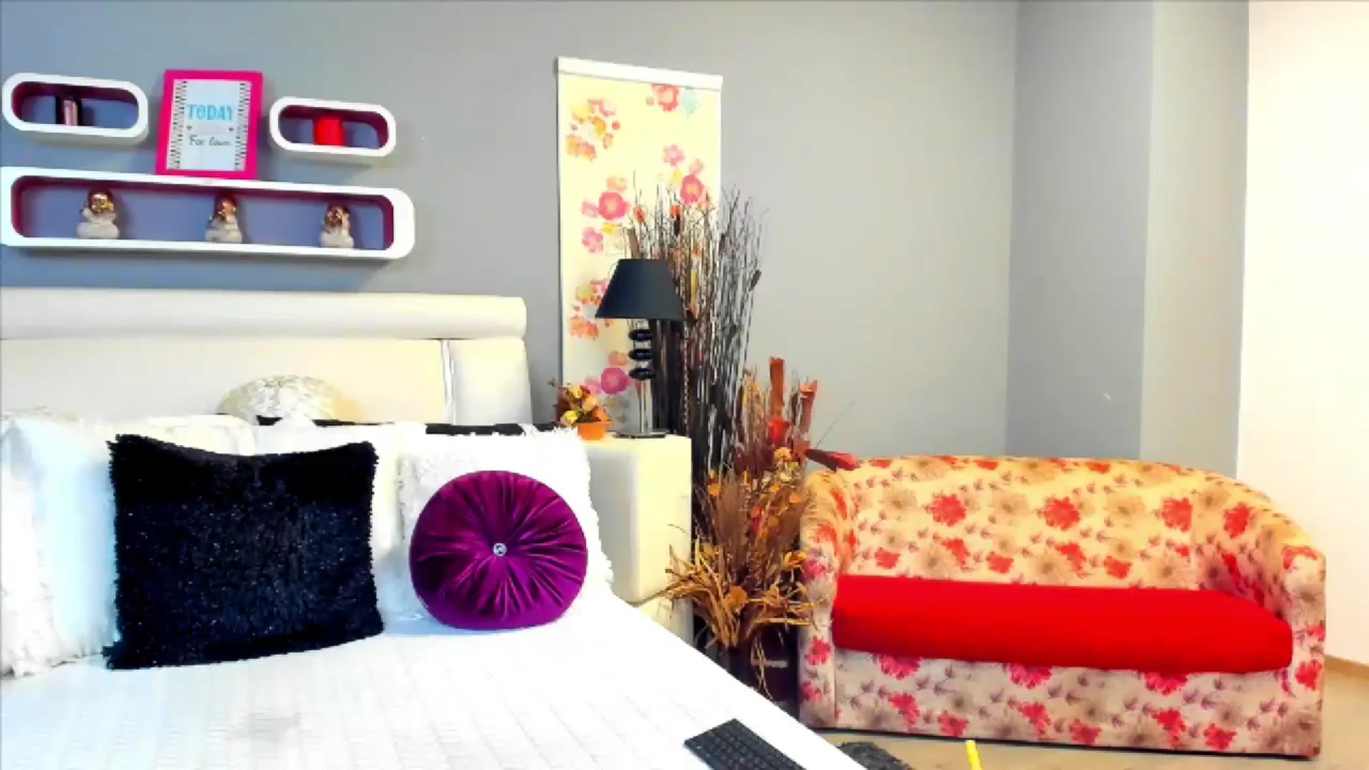 Gallery image thumbnail from Lissa_O's myfreecams stream on, 10/05/2024, 19:54 image 5 of 20