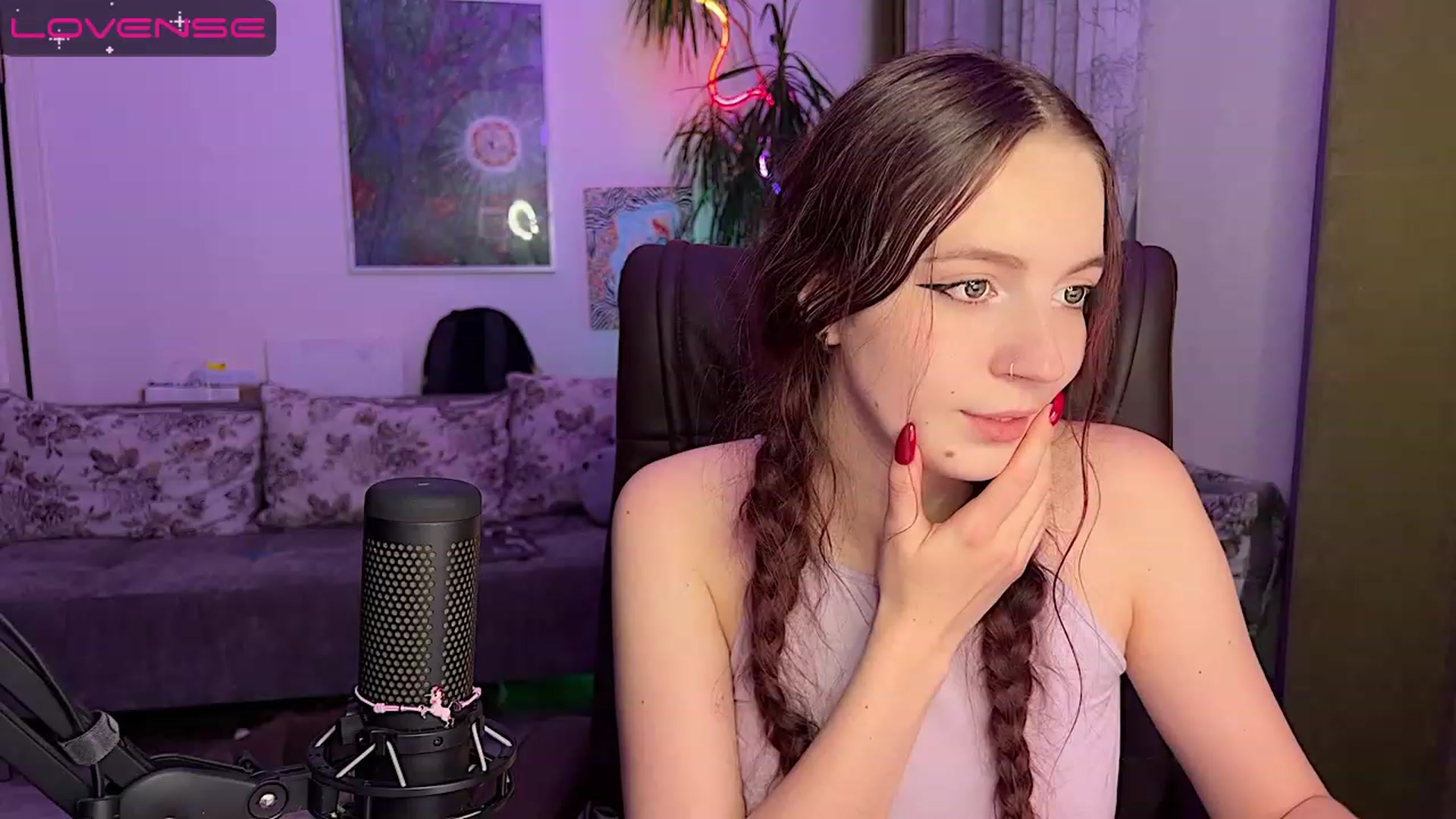 Gallery image thumbnail from Lissa_Skarlet's myfreecams stream on, 12/18/2022, 15:21 image 17 of 20