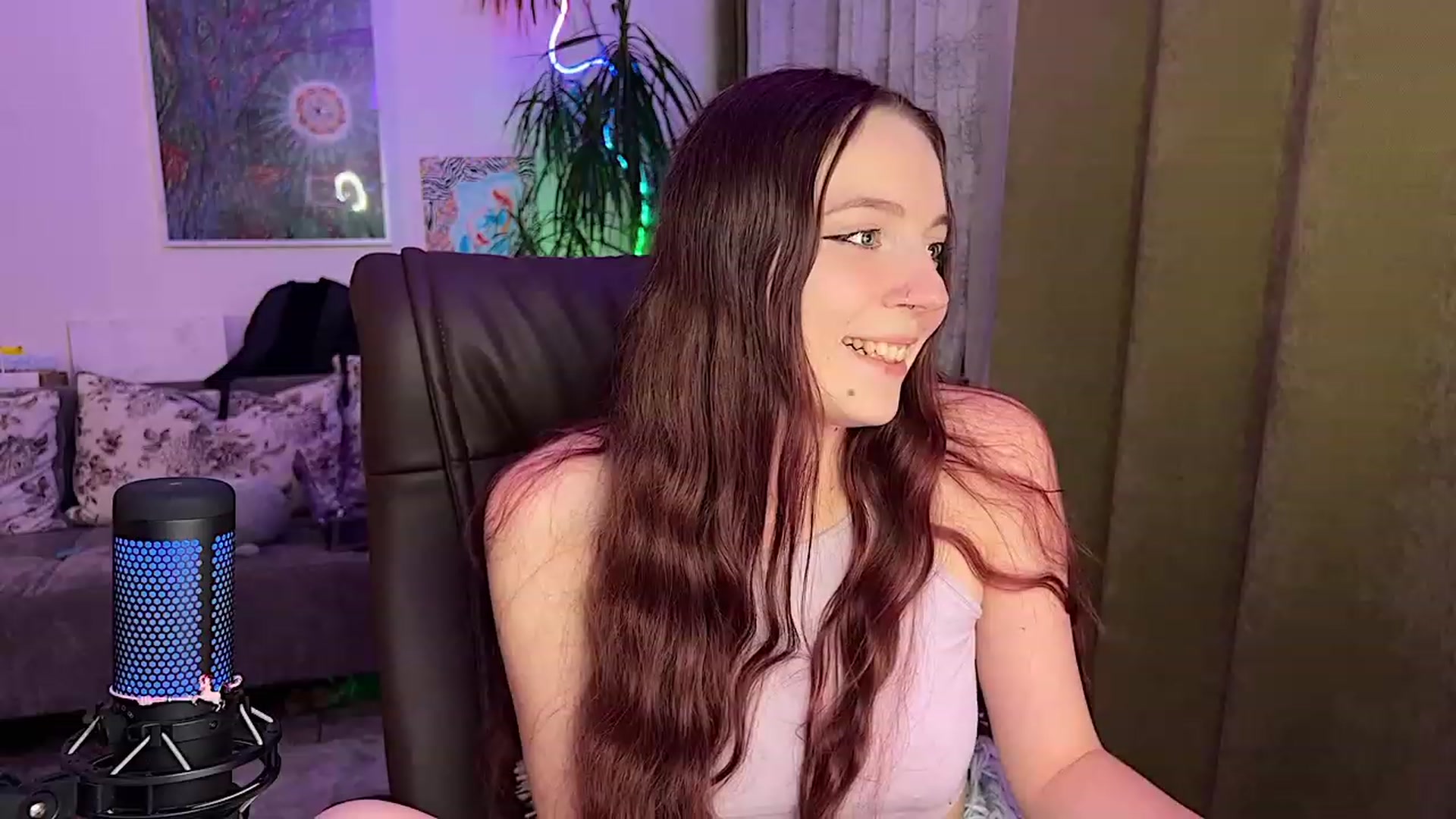 Gallery image thumbnail from Lissa_Skarlet's myfreecams stream on, 12/18/2022, 19:34 image 20 of 20