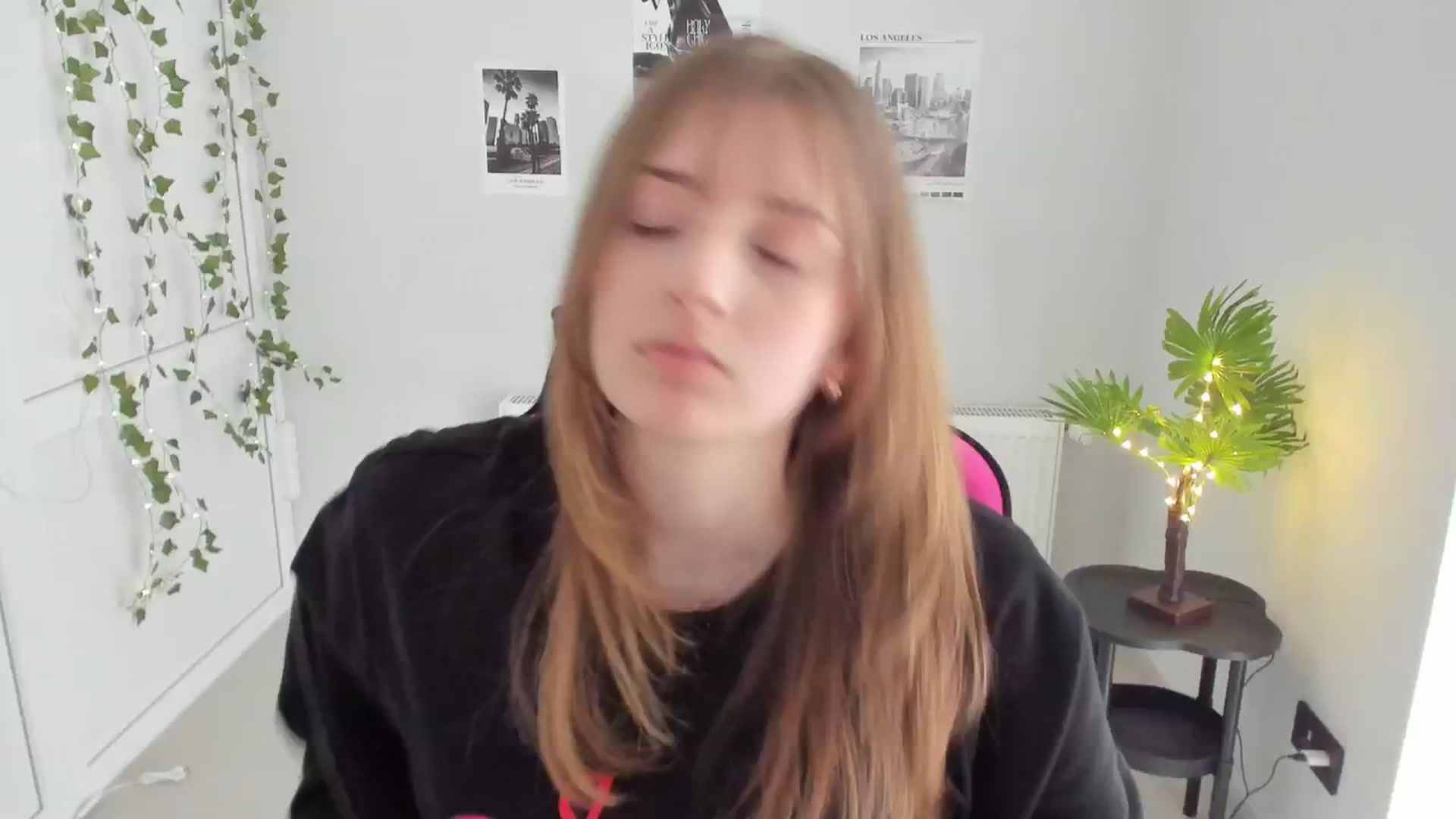 Gallery image thumbnail from Lissa_Stars's myfreecams stream on, 04/18/2026, 13:49 image 15 of 20