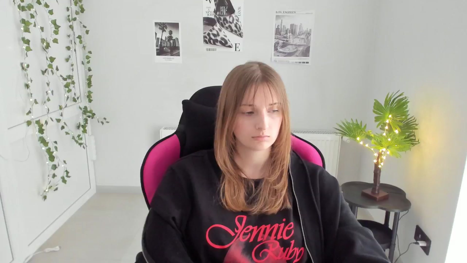 Gallery image thumbnail from Lissa_Stars's myfreecams stream on, 04/18/2026, 13:49 image 14 of 20