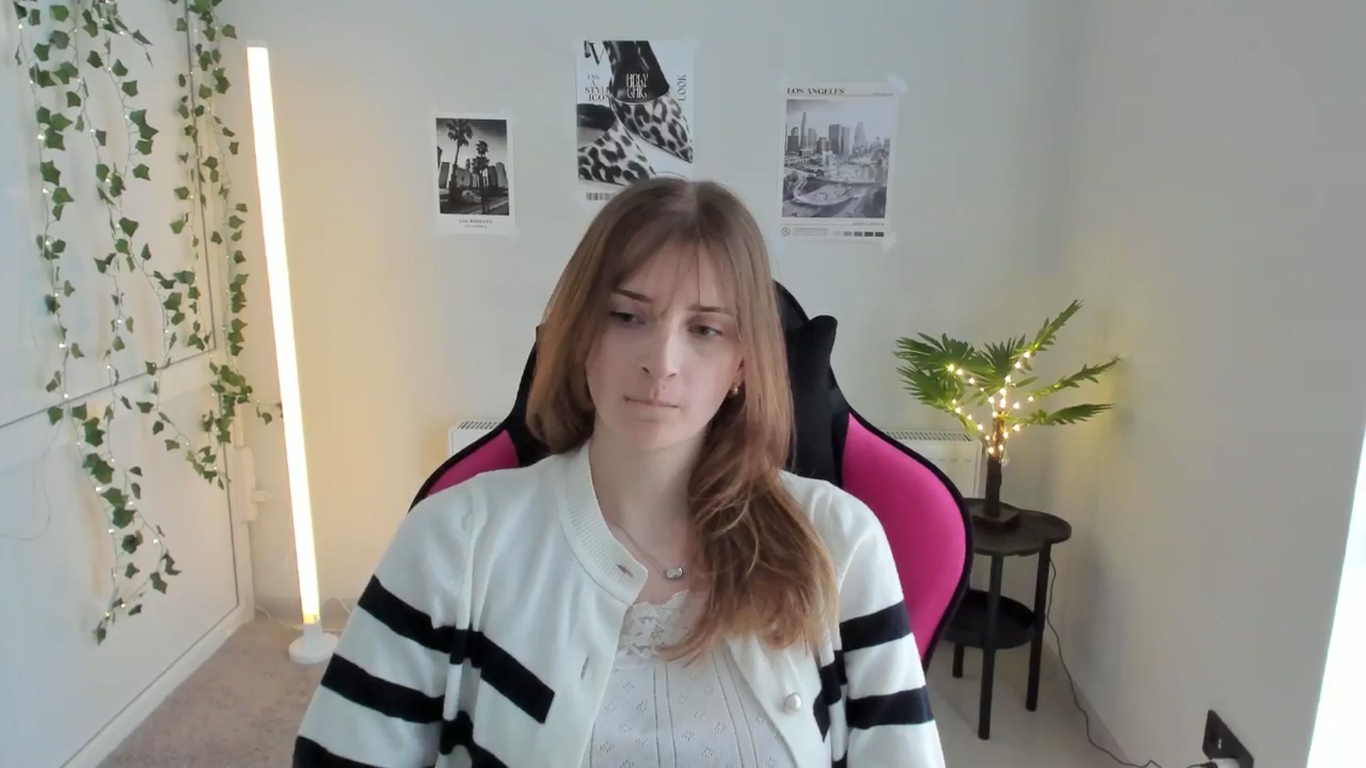 Gallery image thumbnail from Lissa_Stars's myfreecams stream on, 04/19/2026, 14:26 image 5 of 20