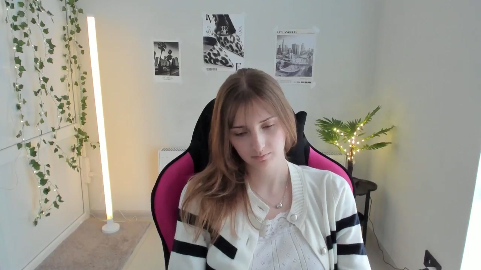Gallery image thumbnail from Lissa_Stars's myfreecams stream on, 04/19/2026, 14:26 image 8 of 20