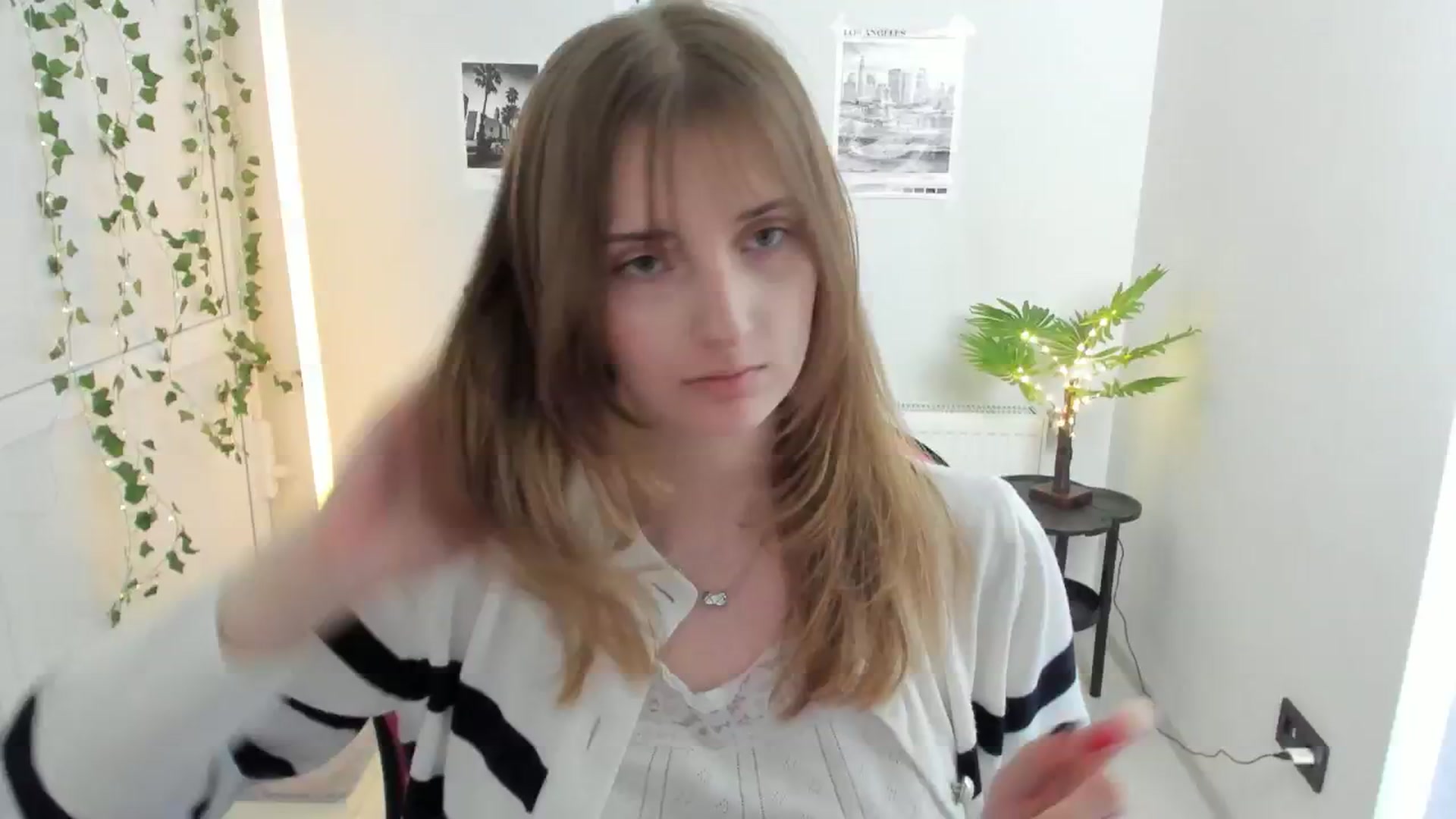 Gallery image thumbnail from Lissa_Stars's myfreecams stream on, 04/19/2026, 16:38 image 4 of 20