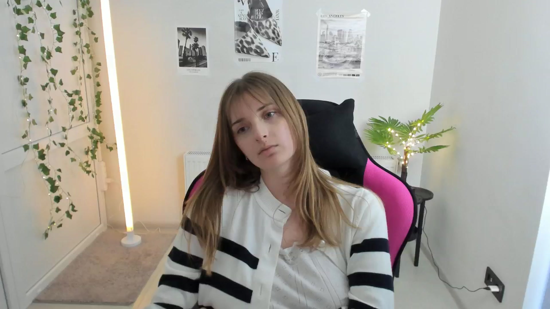 Gallery image thumbnail from Lissa_Stars's myfreecams stream on, 04/19/2026, 17:07 image 4 of 20