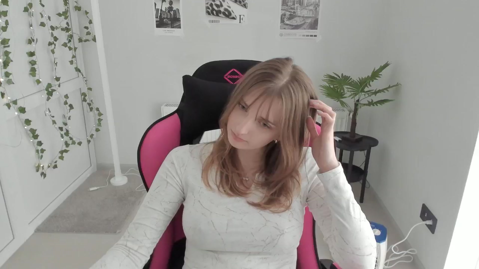 Gallery image thumbnail from Lissa_Stars's myfreecams stream on, 04/23/2026, 13:57 image 6 of 20
