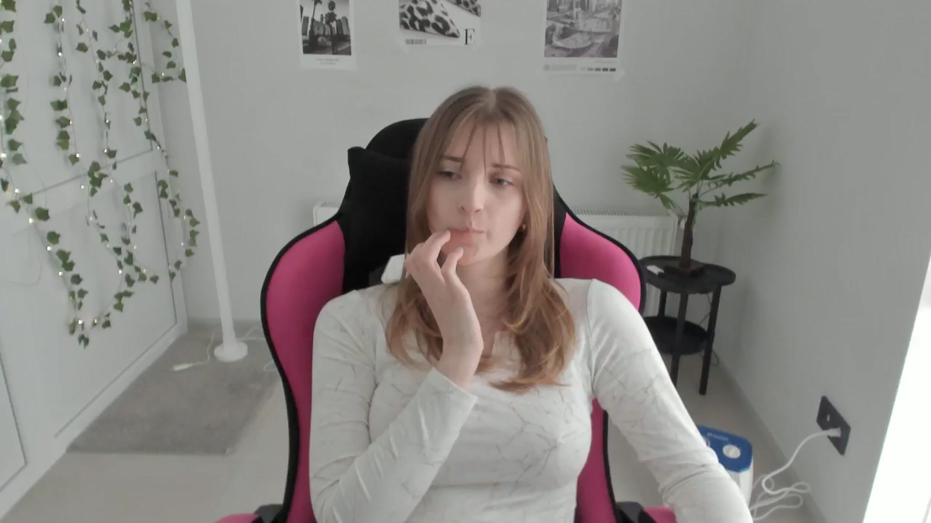 Gallery image thumbnail from Lissa_Stars's myfreecams stream on, 04/23/2026, 13:57 image 5 of 20