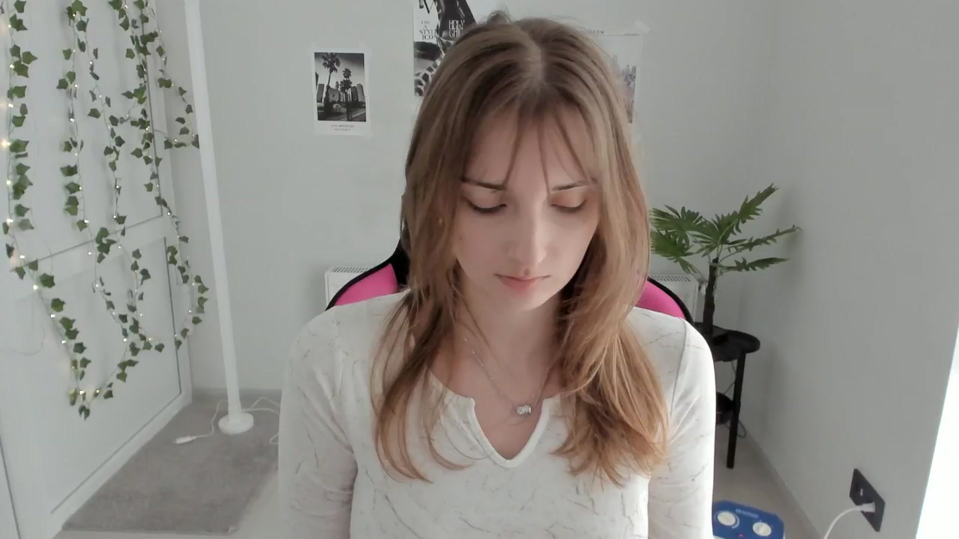 Gallery image thumbnail from Lissa_Stars's myfreecams stream on, 04/23/2026, 13:57 image 16 of 20