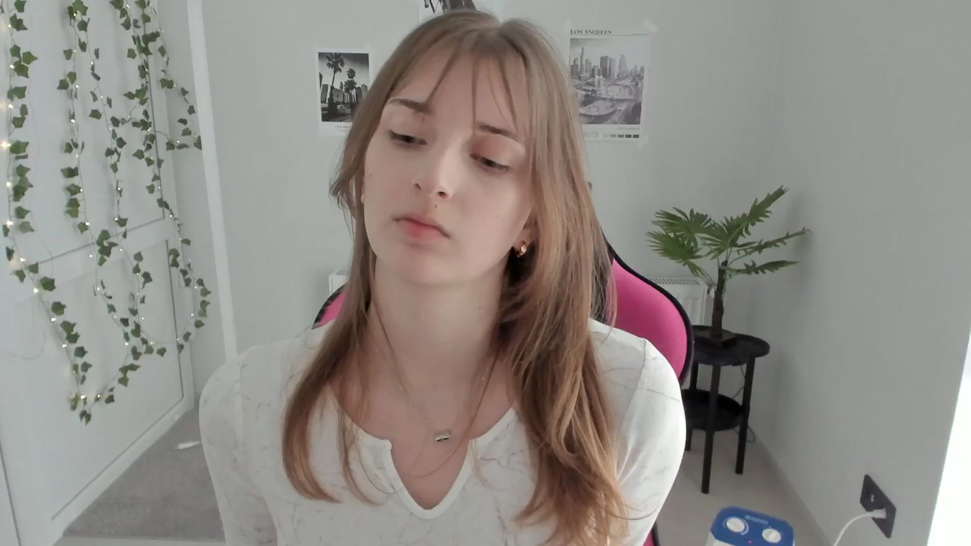 Gallery image thumbnail from Lissa_Stars's myfreecams stream on, 04/23/2026, 13:57 image 15 of 20