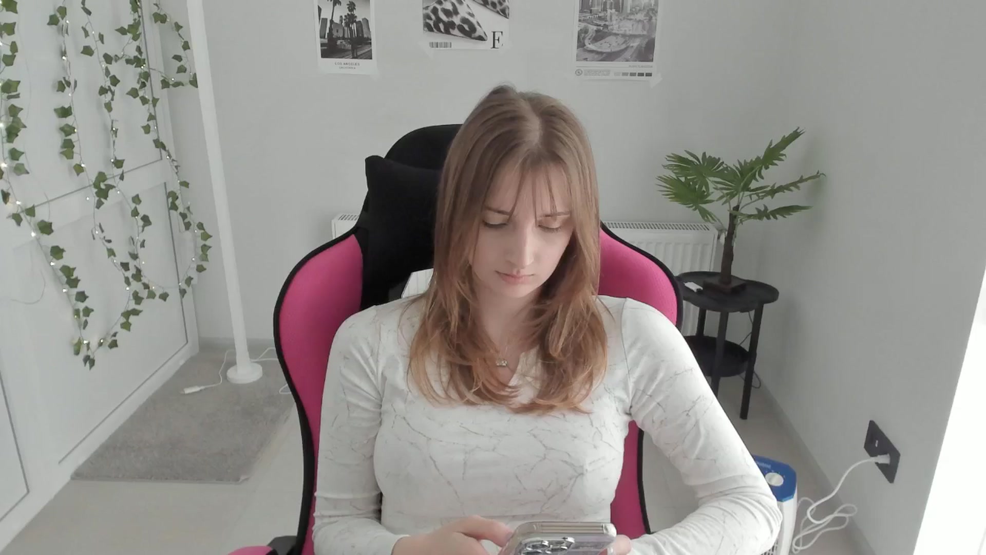 Gallery image thumbnail from Lissa_Stars's myfreecams stream on, 04/23/2026, 13:57 image 1 of 20
