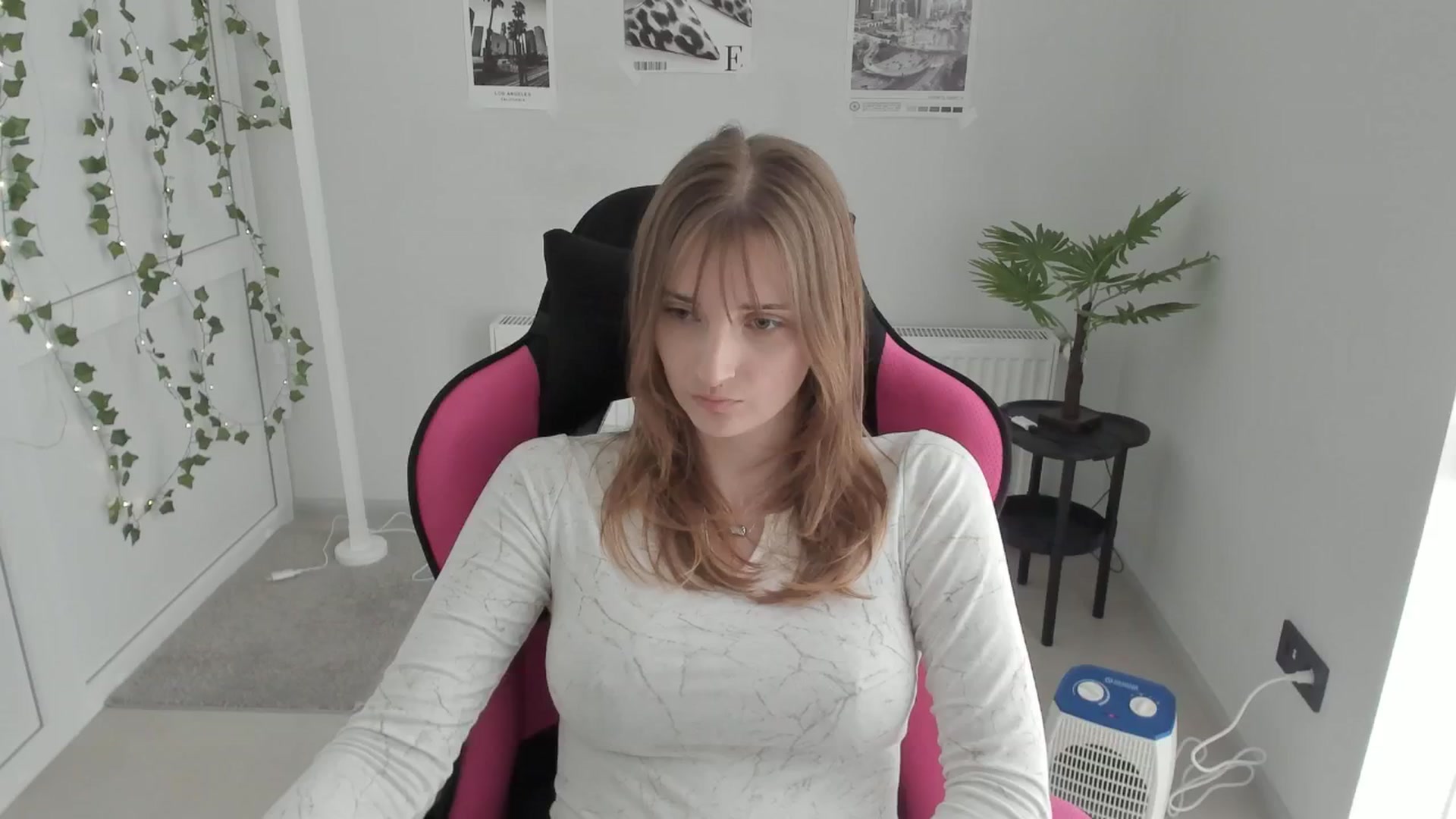 Gallery image thumbnail from Lissa_Stars's myfreecams stream on, 04/23/2026, 13:57 image 2 of 20