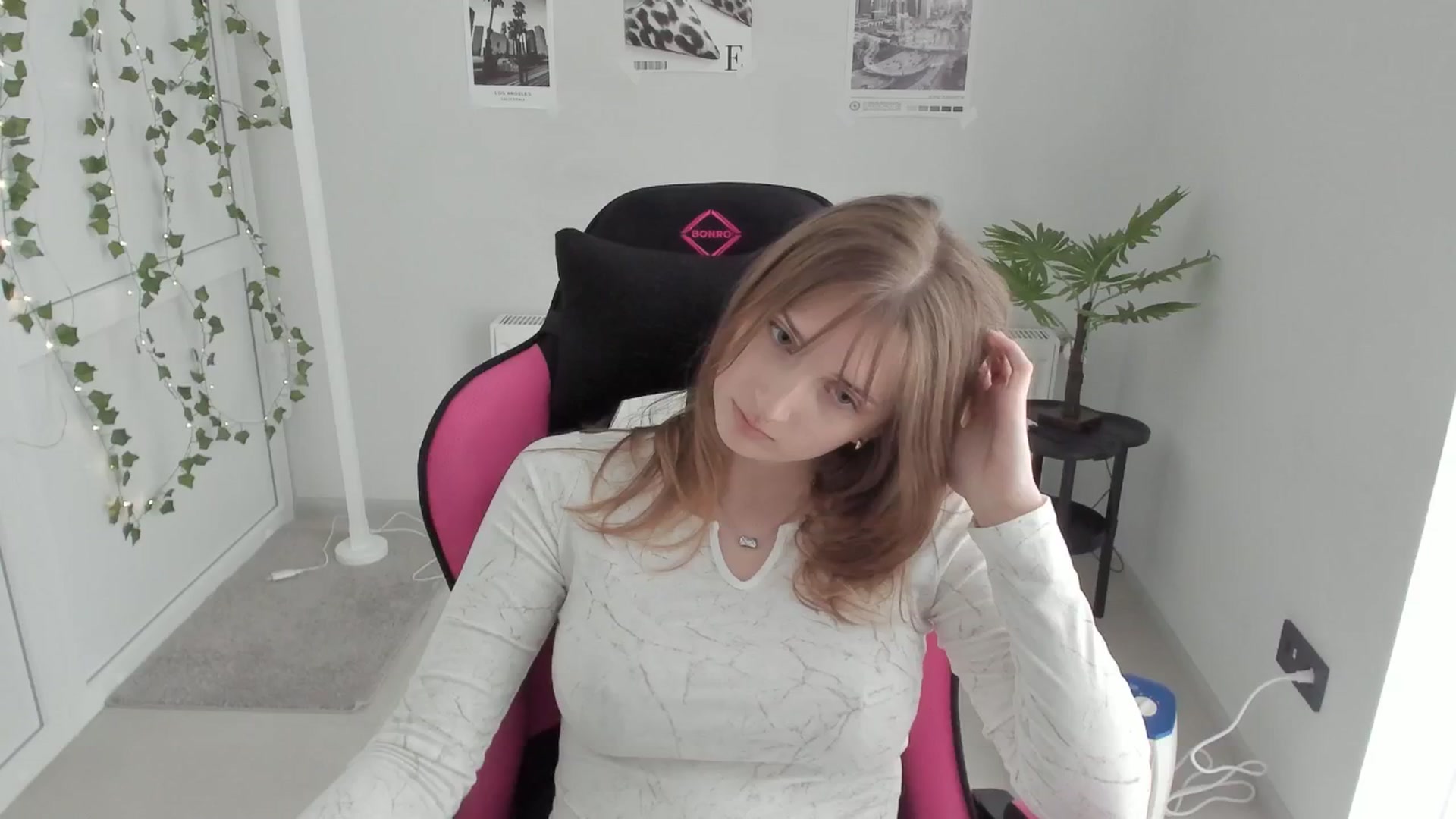Gallery image thumbnail from Lissa_Stars's myfreecams stream on, 04/23/2026, 13:57 image 8 of 20