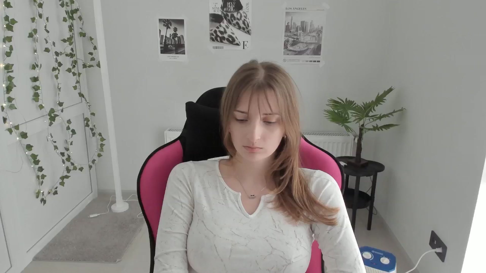 Gallery image thumbnail from Lissa_Stars's myfreecams stream on, 04/23/2026, 13:57 image 11 of 20