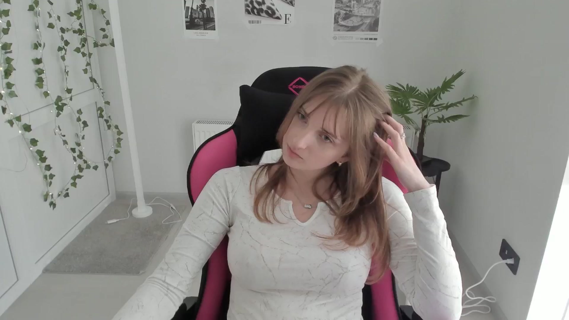 Gallery image thumbnail from Lissa_Stars's myfreecams stream on, 04/23/2026, 13:57 image 20 of 20