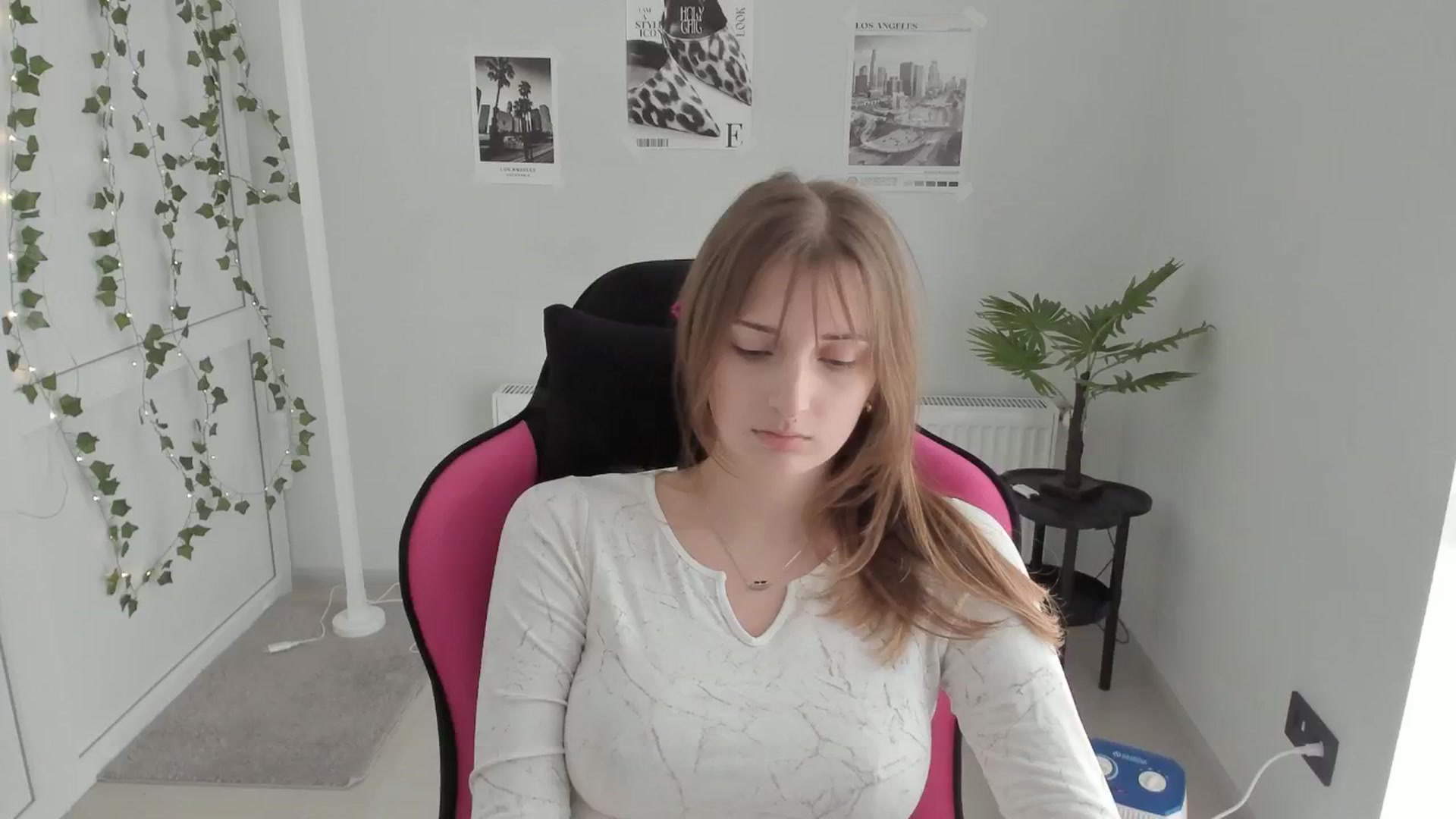 Gallery image thumbnail from Lissa_Stars's myfreecams stream on, 04/23/2026, 13:57 image 10 of 20