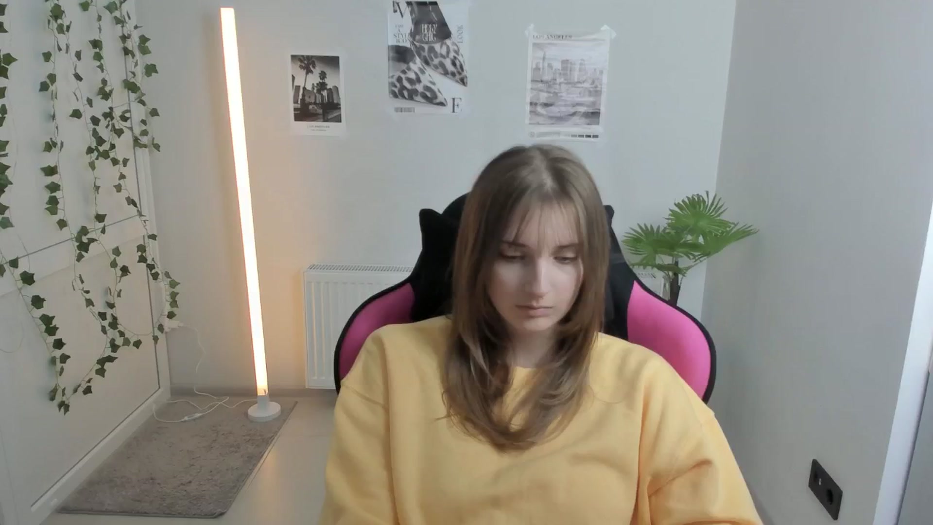 Gallery image thumbnail from Lissa_Stars's myfreecams stream on, 04/26/2026, 17:32 image 19 of 20