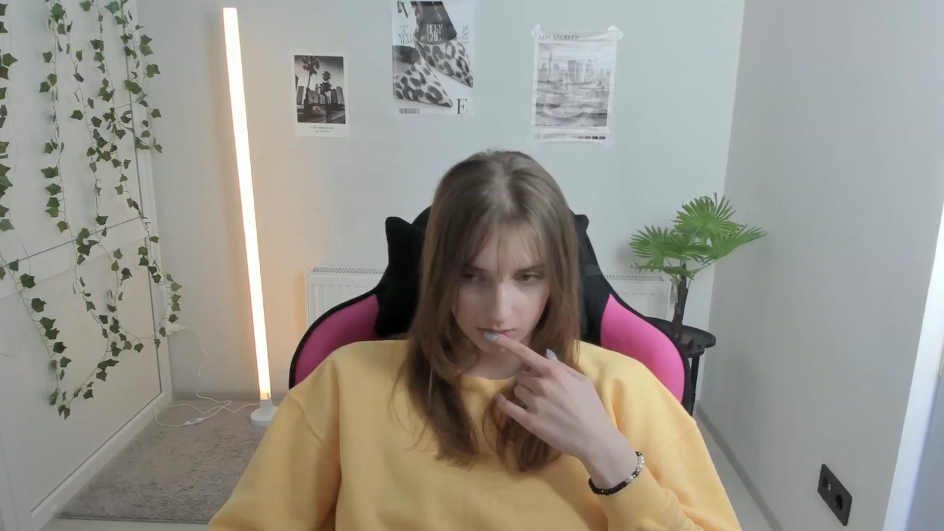 Gallery image thumbnail from Lissa_Stars's myfreecams stream on, 04/26/2026, 17:32 image 2 of 20