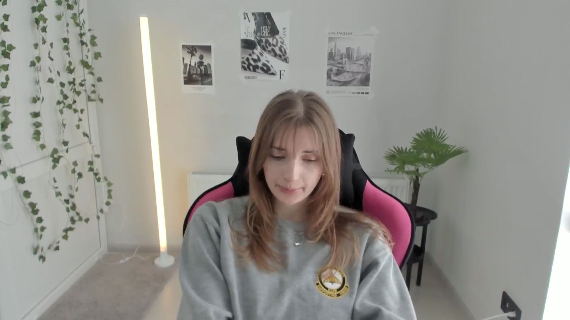 Gallery image thumbnail from Lissa_Stars's myfreecams stream on, 04/27/2026, 12:21 image 3 of 20