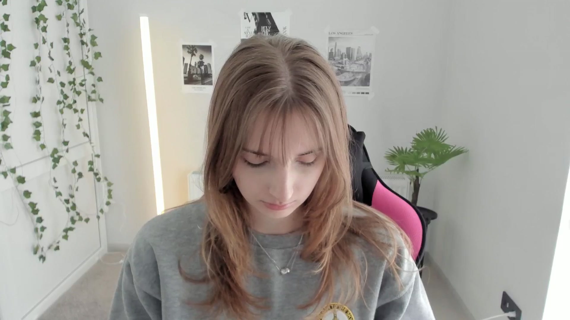 Gallery image thumbnail from Lissa_Stars's myfreecams stream on, 04/27/2026, 12:21 image 5 of 20