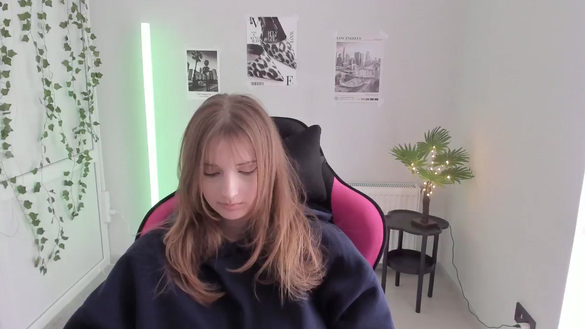 Gallery image thumbnail from Lissa_Stars's myfreecams stream on, 04/30/2026, 11:45 image 19 of 20