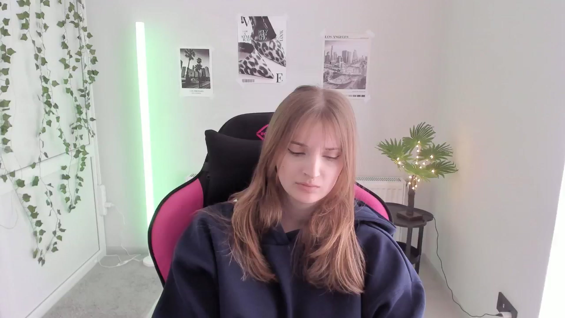 Gallery image thumbnail from Lissa_Stars's myfreecams stream on, 04/30/2026, 11:45 image 16 of 20