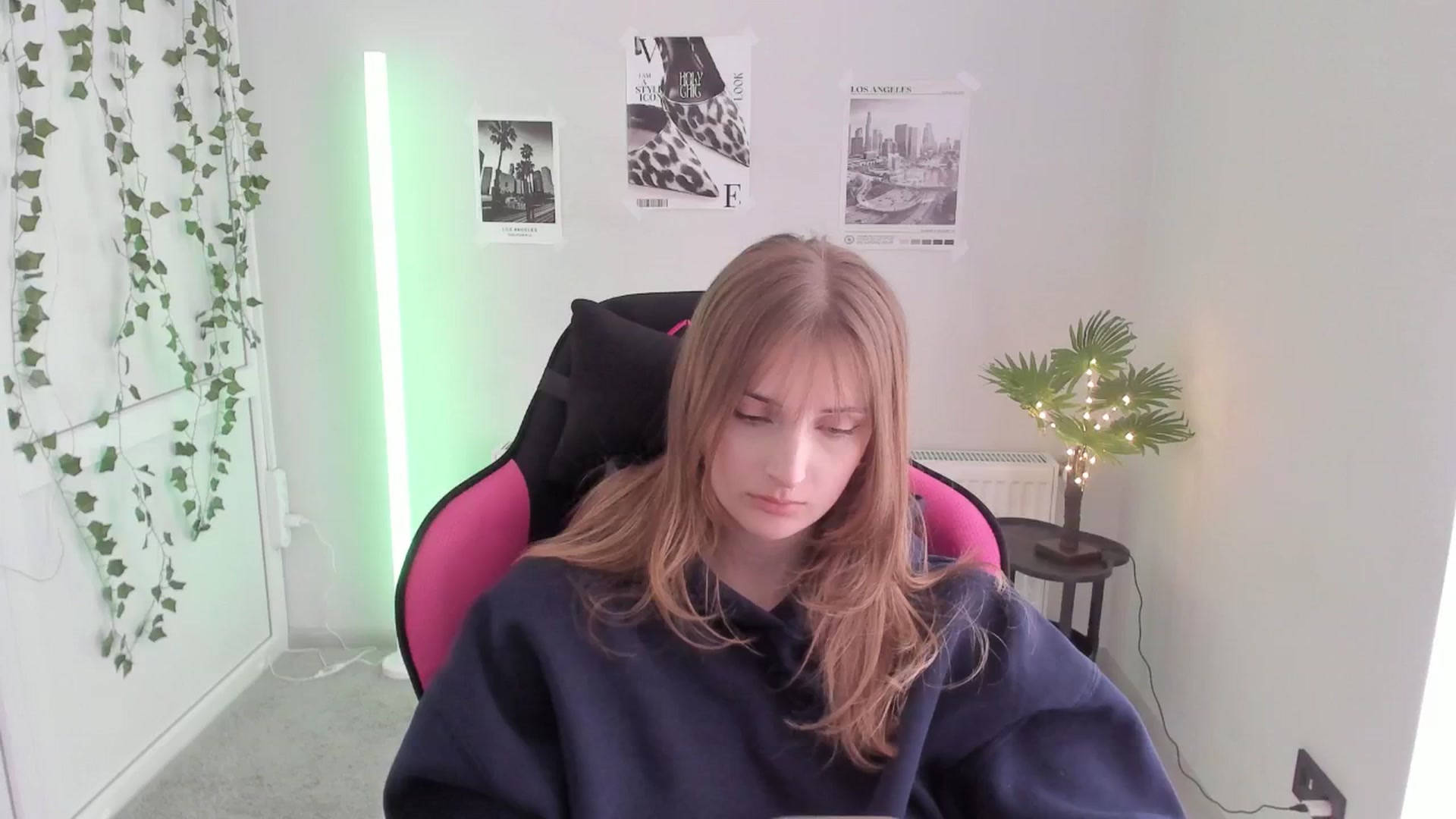 Gallery image thumbnail from Lissa_Stars's myfreecams stream on, 04/30/2026, 14:19 image 2 of 20