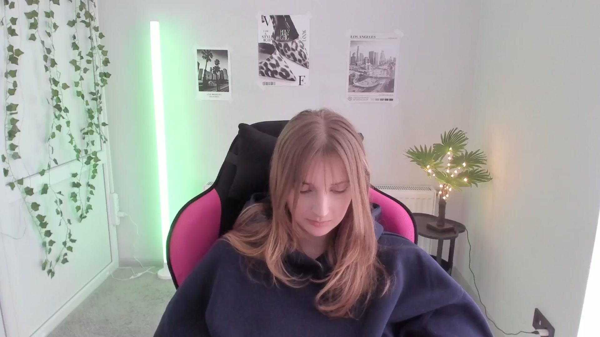 Gallery image thumbnail from Lissa_Stars's myfreecams stream on, 04/30/2026, 14:19 image 9 of 20
