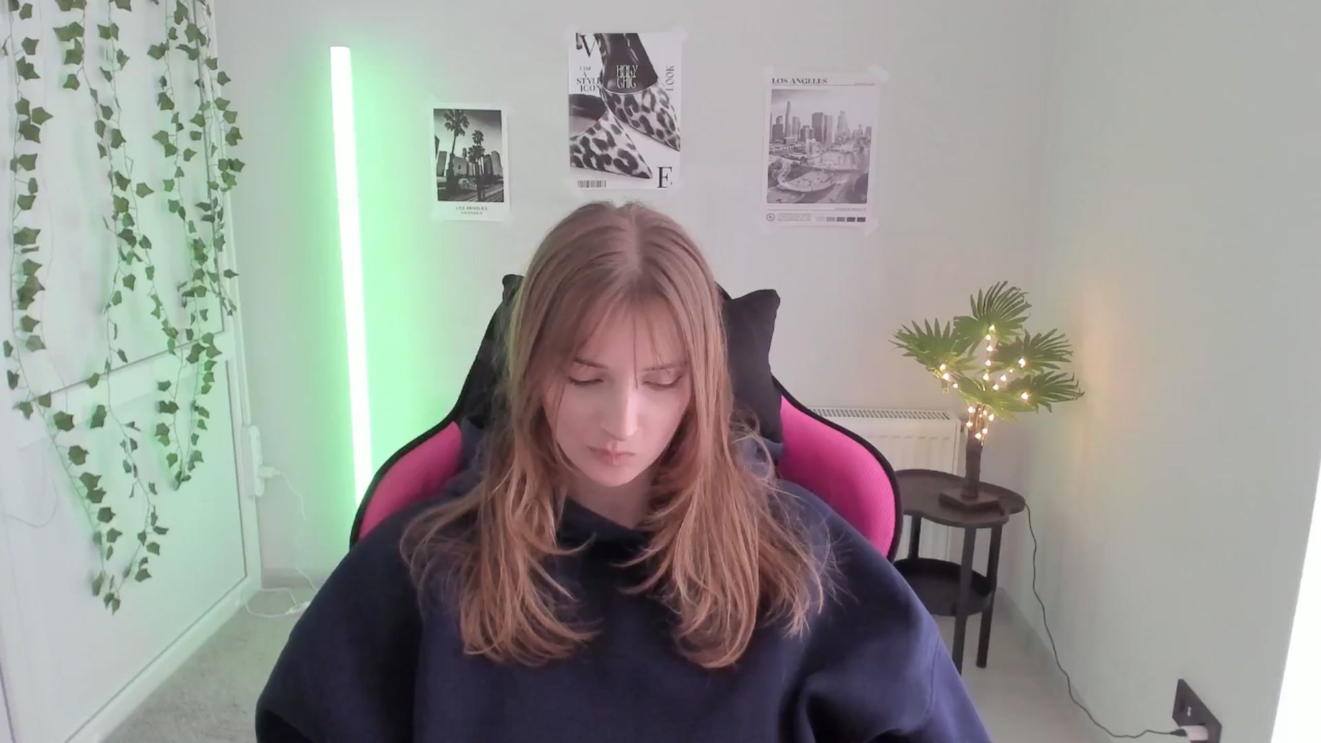 Gallery image thumbnail from Lissa_Stars's myfreecams stream on, 04/30/2026, 14:19 image 16 of 20