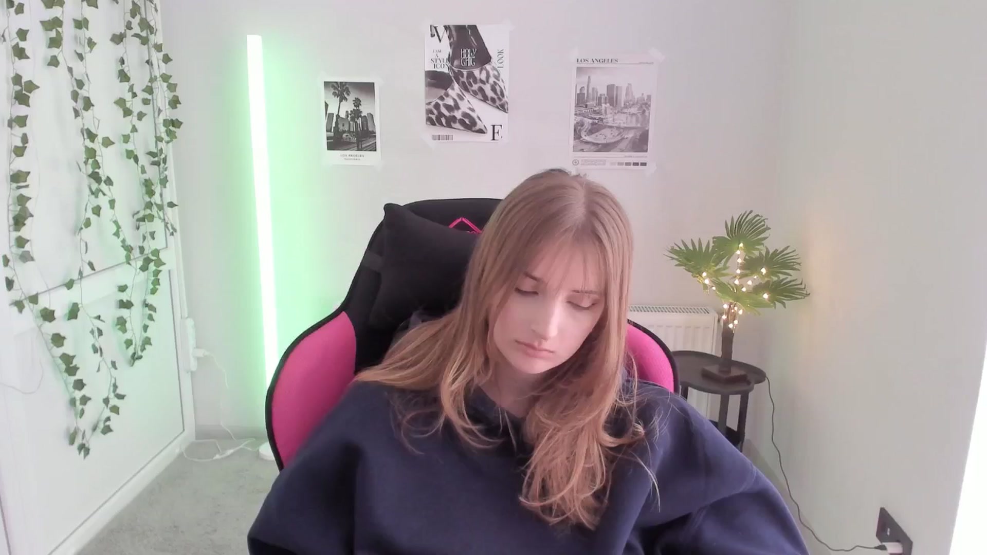 Gallery image thumbnail from Lissa_Stars's myfreecams stream on, 04/30/2026, 14:19 image 5 of 20