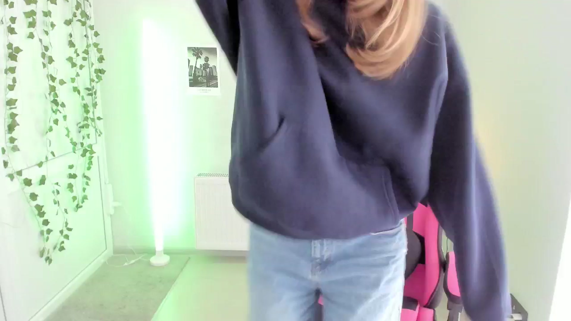 Gallery image thumbnail from Lissa_Stars's myfreecams stream on, 04/30/2026, 14:19 image 17 of 20