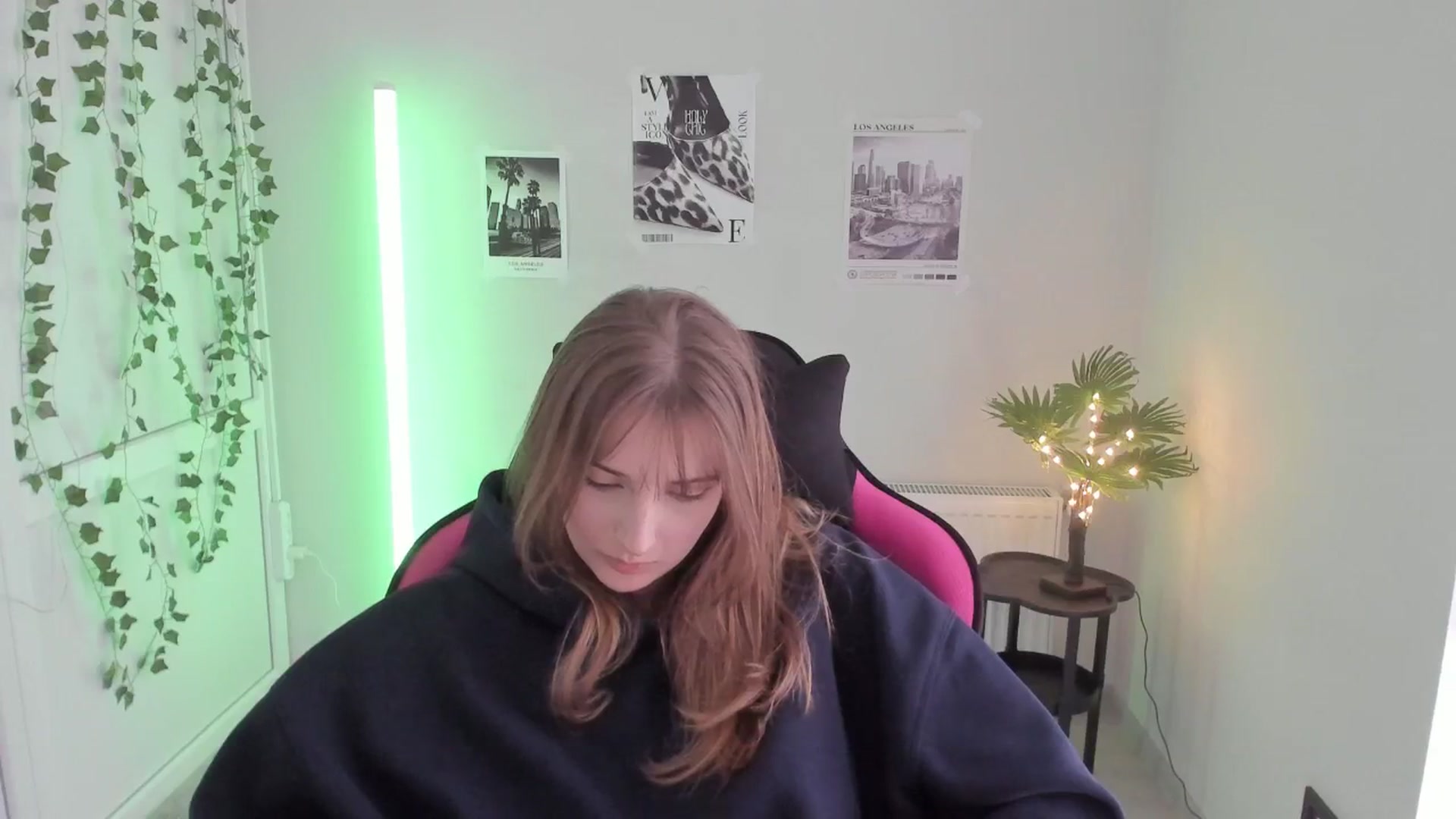 Gallery image thumbnail from Lissa_Stars's myfreecams stream on, 04/30/2026, 16:10 image 2 of 20