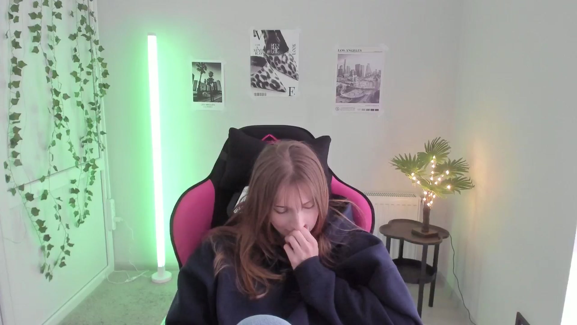 Gallery image thumbnail from Lissa_Stars's myfreecams stream on, 04/30/2026, 16:10 image 13 of 20