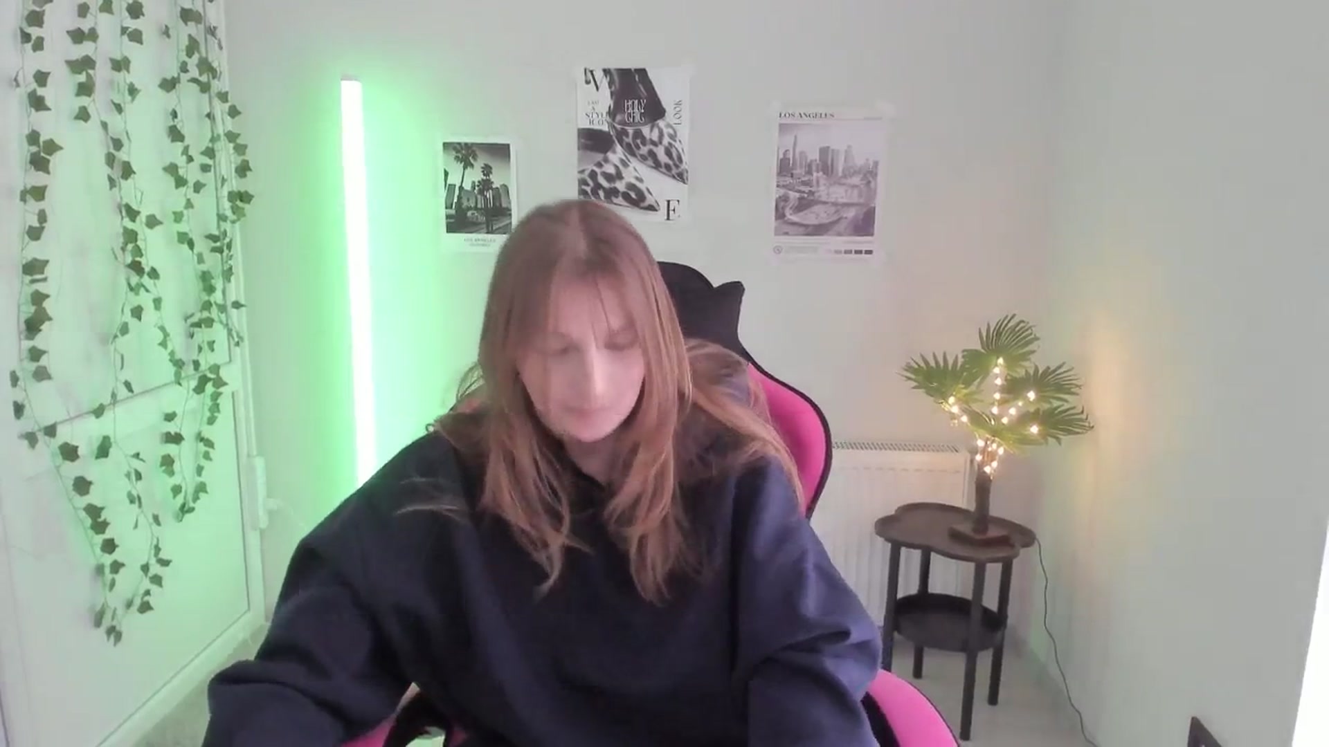 Gallery image thumbnail from Lissa_Stars's myfreecams stream on, 04/30/2026, 16:10 image 10 of 20