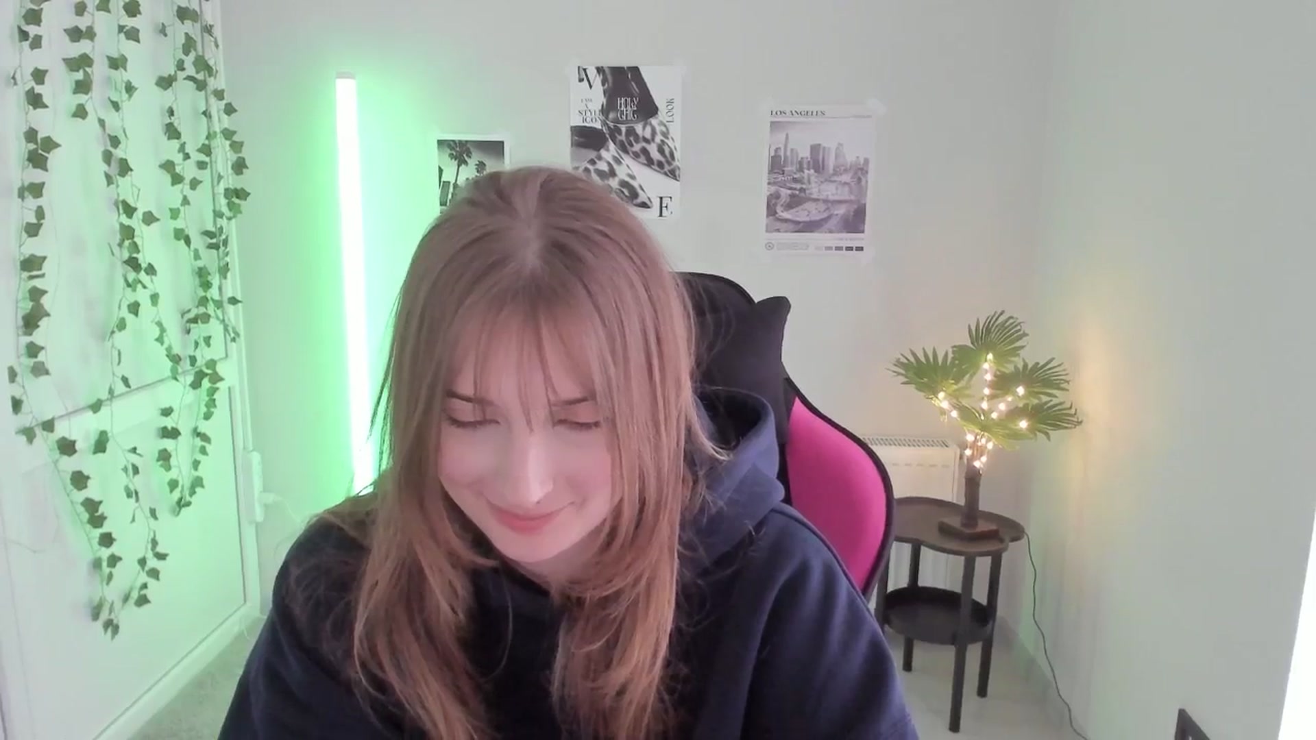 Gallery image thumbnail from Lissa_Stars's myfreecams stream on, 04/30/2026, 16:10 image 16 of 20